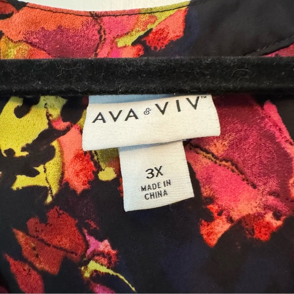 ✨ava & viv black & multicolor floral roll-up long sleeve blouse✨ - Picture 3 of 6